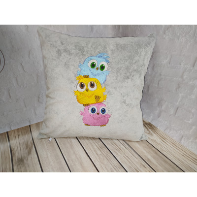 Pillowcase with chickens, for children.